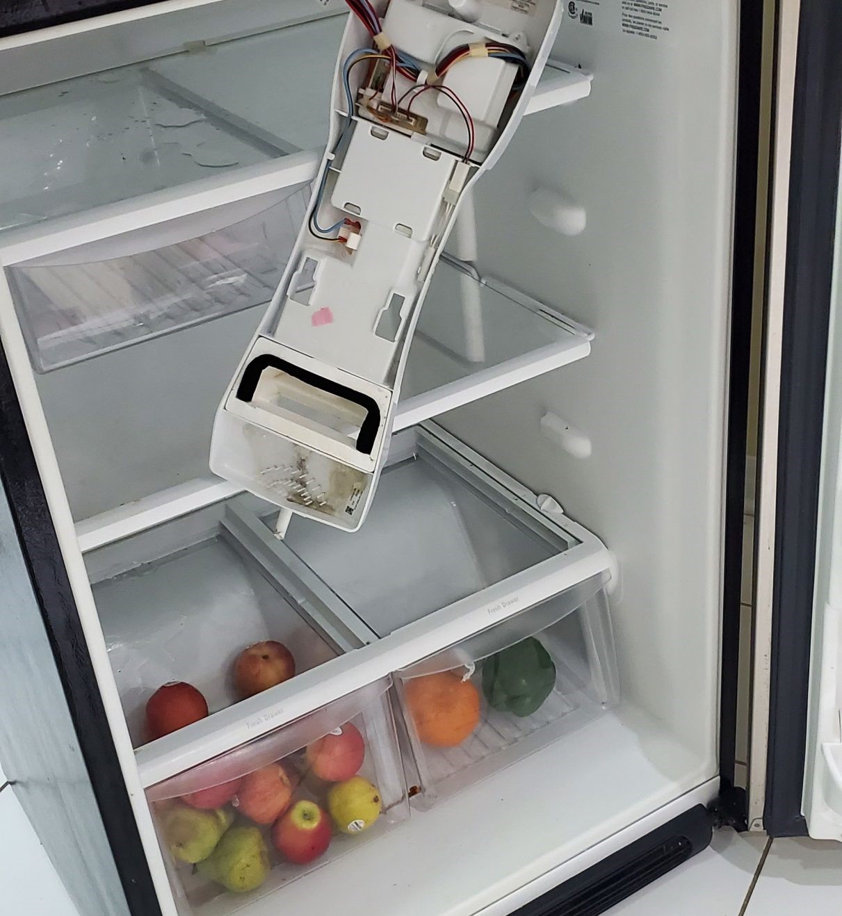 How to Stop Refrigerator Water Leaks and Fix it Quickly